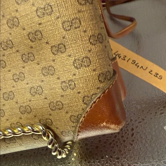 Gucci Classic Brown and Tan Shoulder Bag - Picture 3 of 15